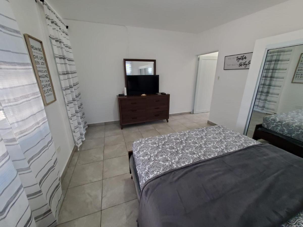 Aguadilla Sunrise Apt With Ac Wifi 8 Minute Walk From Crashboat Beach Exterior photo